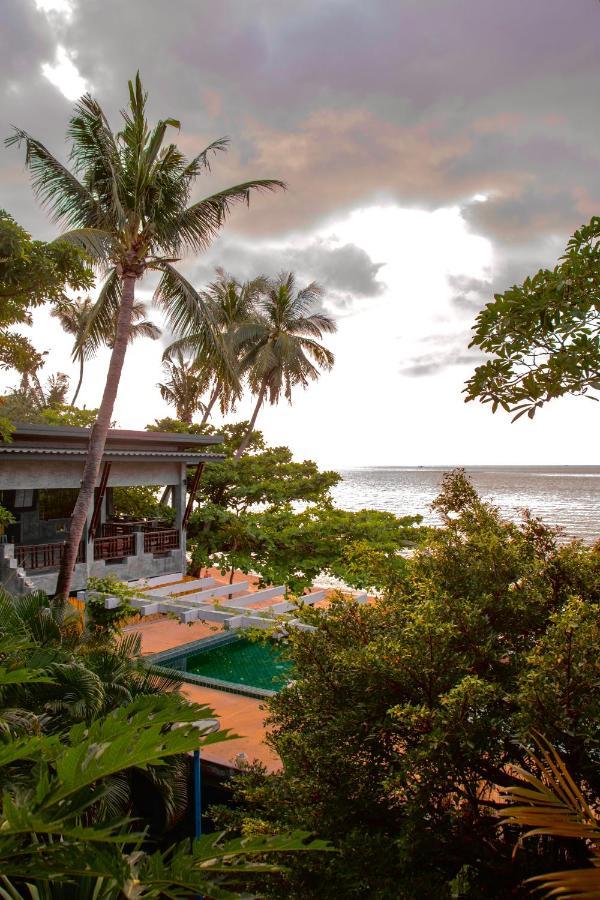 Beachfront Sunset View 1bd/kitchen/pool Holiday home Salad Beach