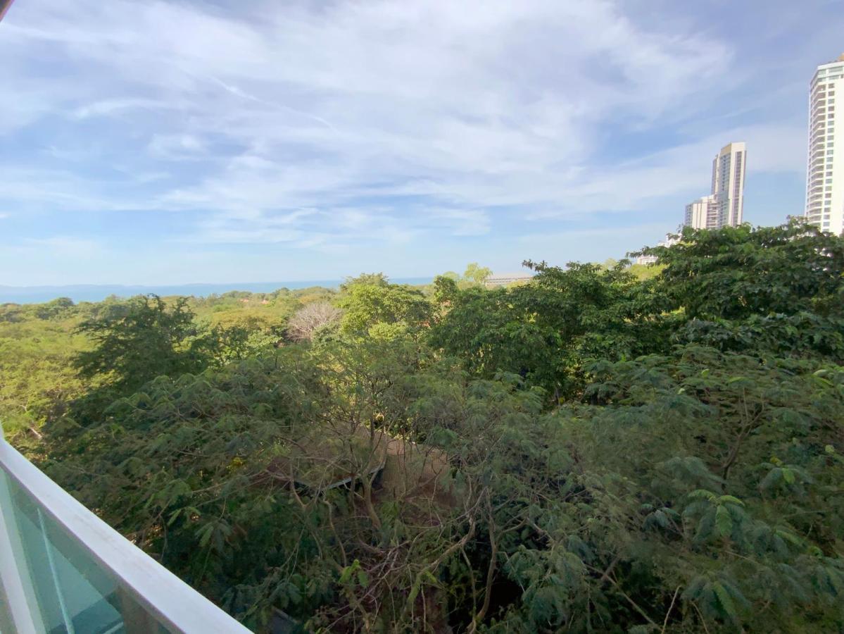 One Tower Seaview 66 Apartment Pattaya
