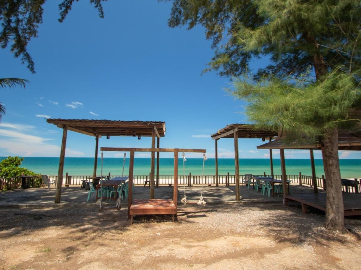 หาดทรายขาวรีสอร์ท Bang Saphan