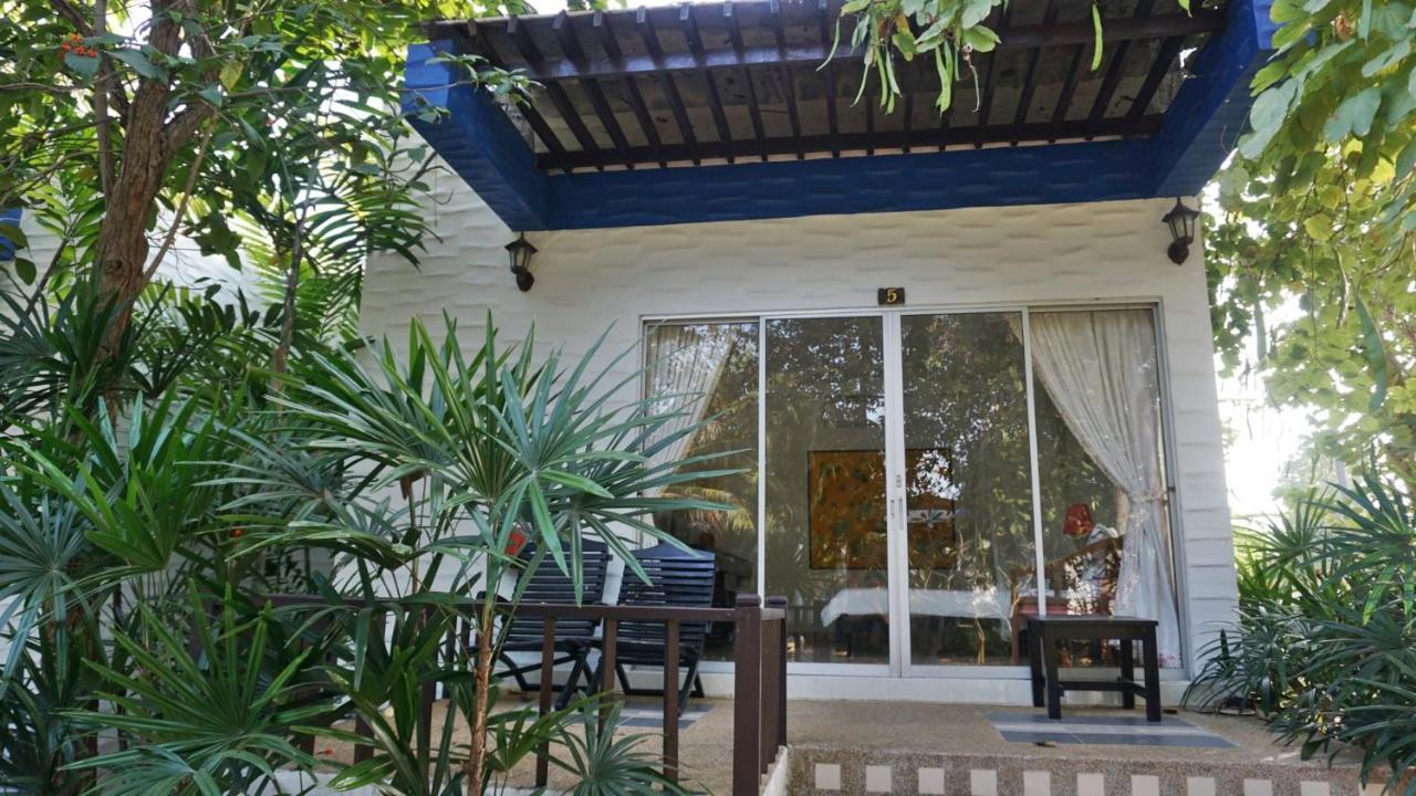 Kalamona Seaview Resort *