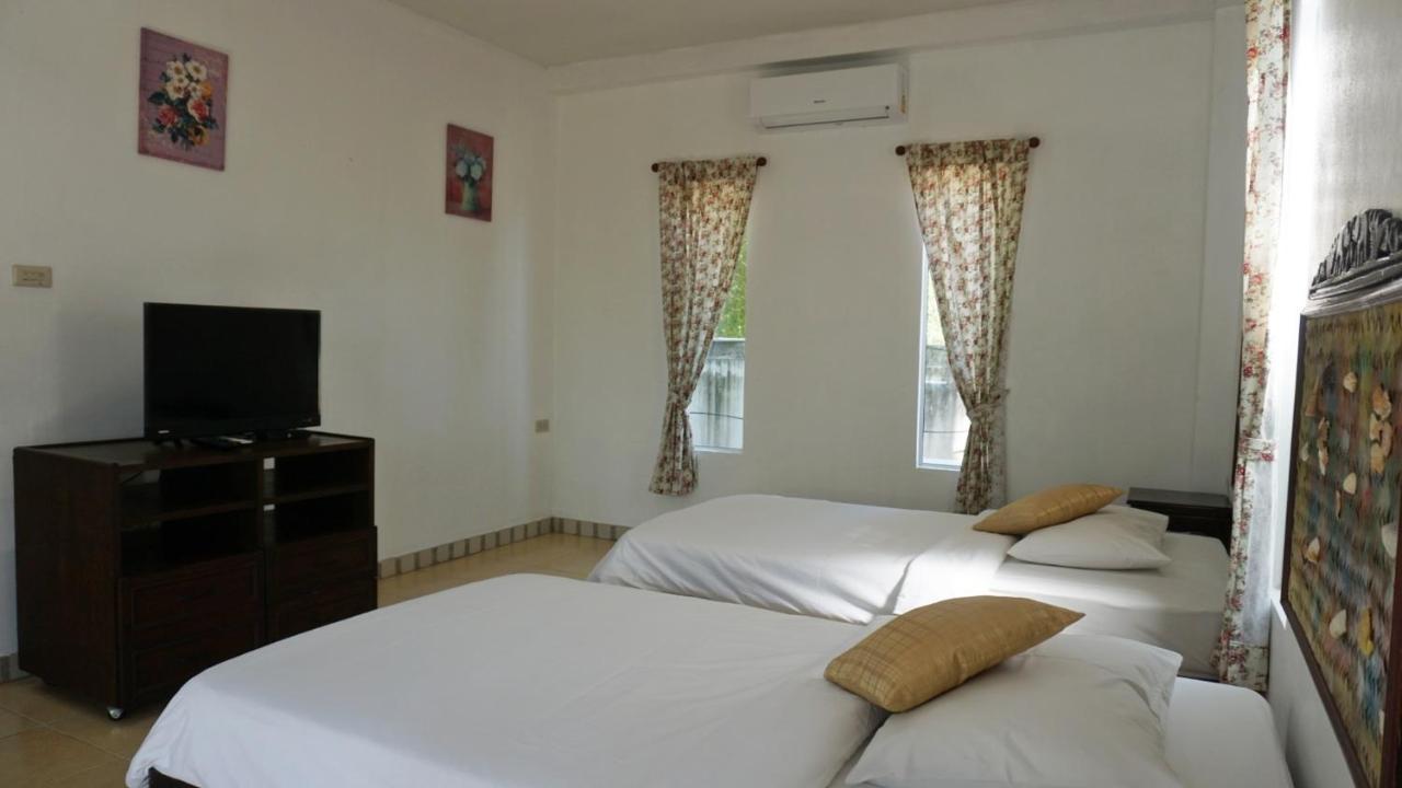 Kalamona Seaview Resort *