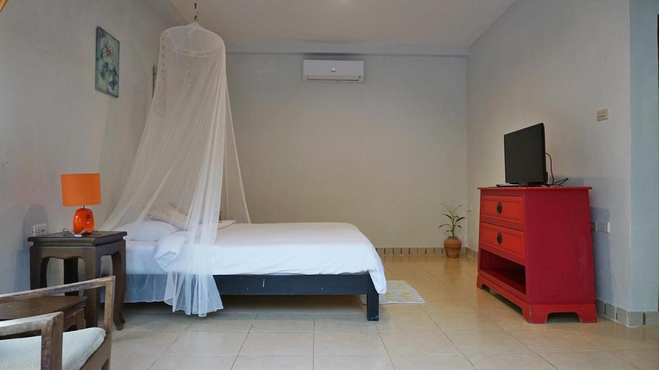 Kalamona Seaview Resort