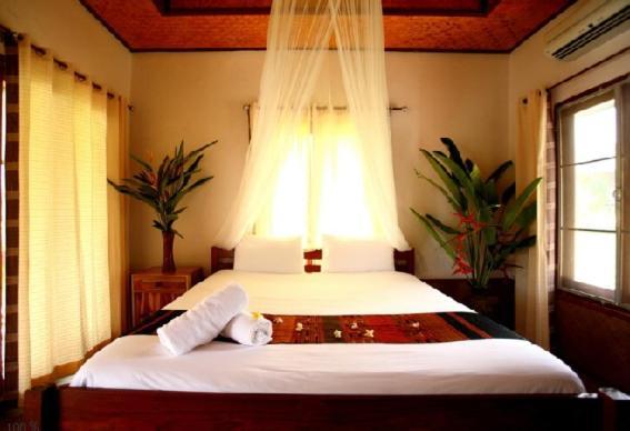 & Baan Chonphao Lodge