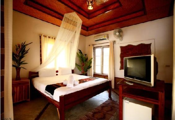 & Baan Chonphao Lodge *