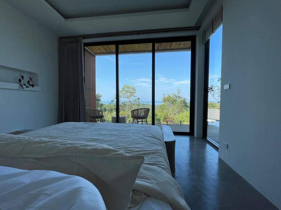 Nour - 3 Bedroom Sea View Pool In