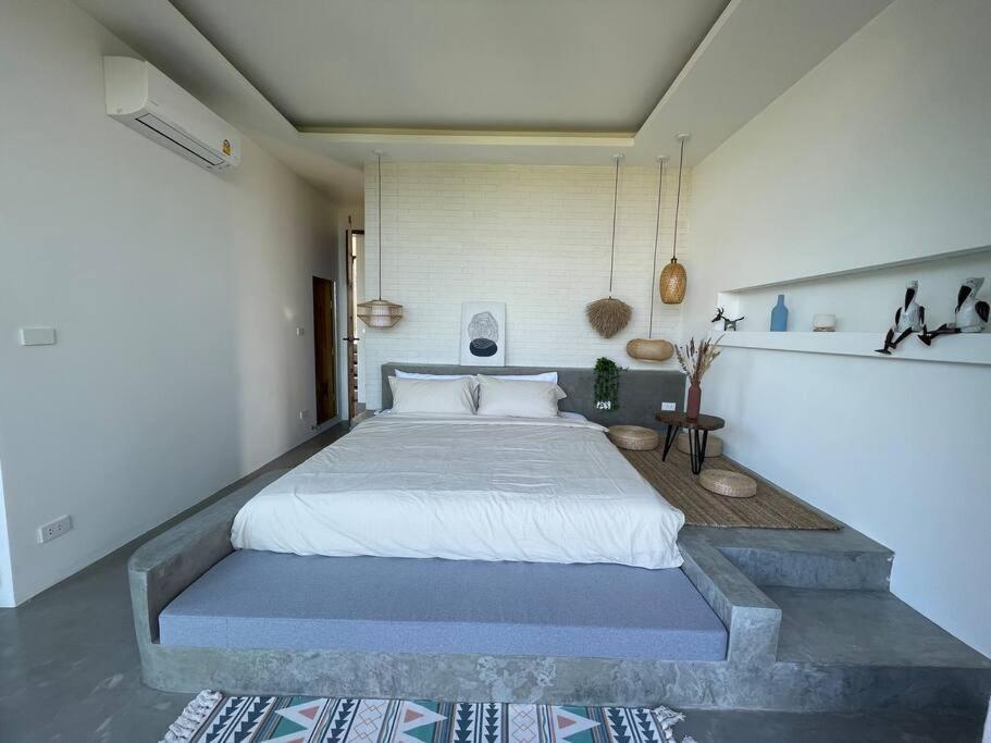 Nour - 3 Bedroom Sea View Pool In