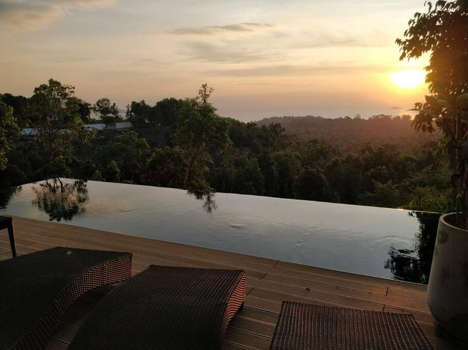 Nour - 3 Bedroom Sea View Pool In Villa Srithanu