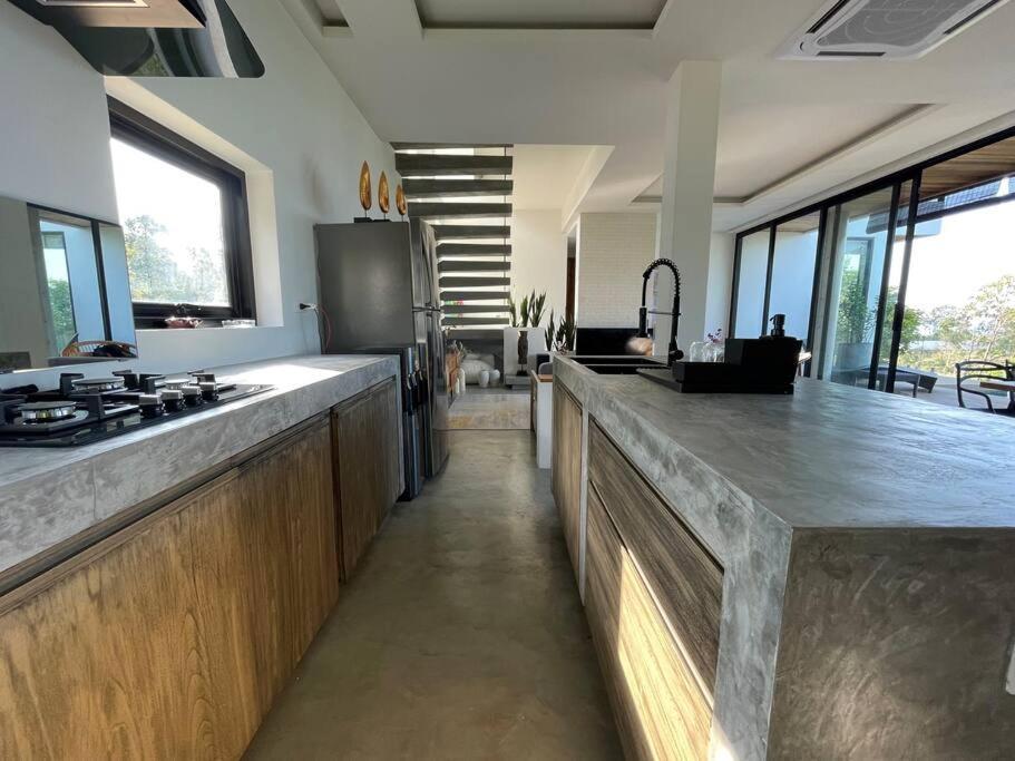 Nour - 3 Bedroom Sea View Pool In *