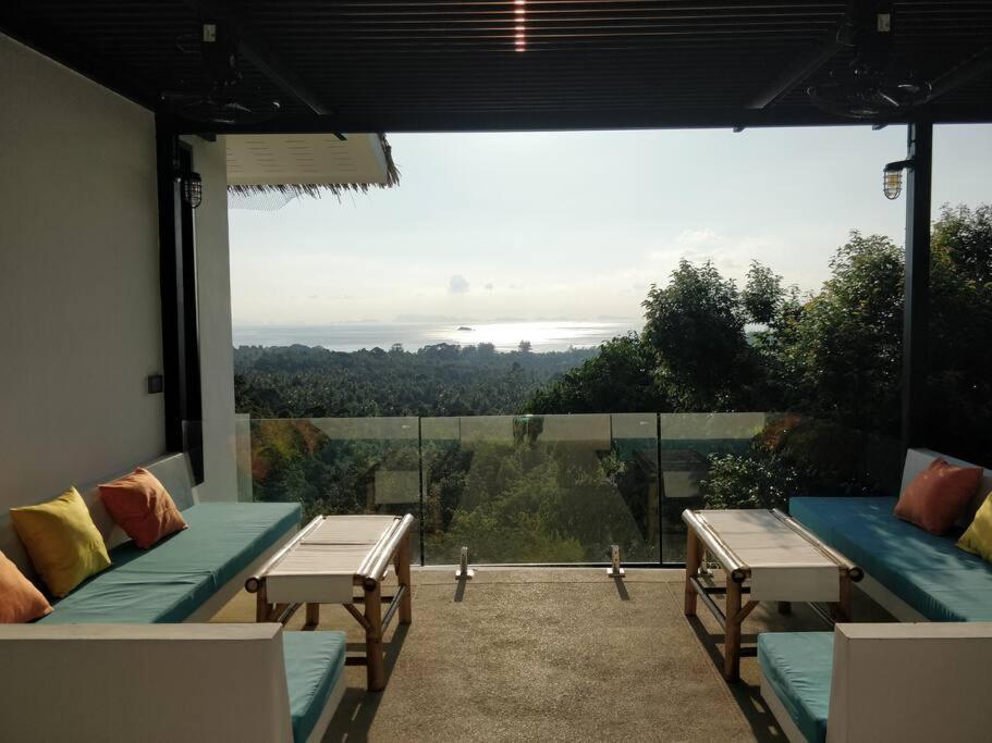 Nour - 3 Bedroom Sea View Pool In
