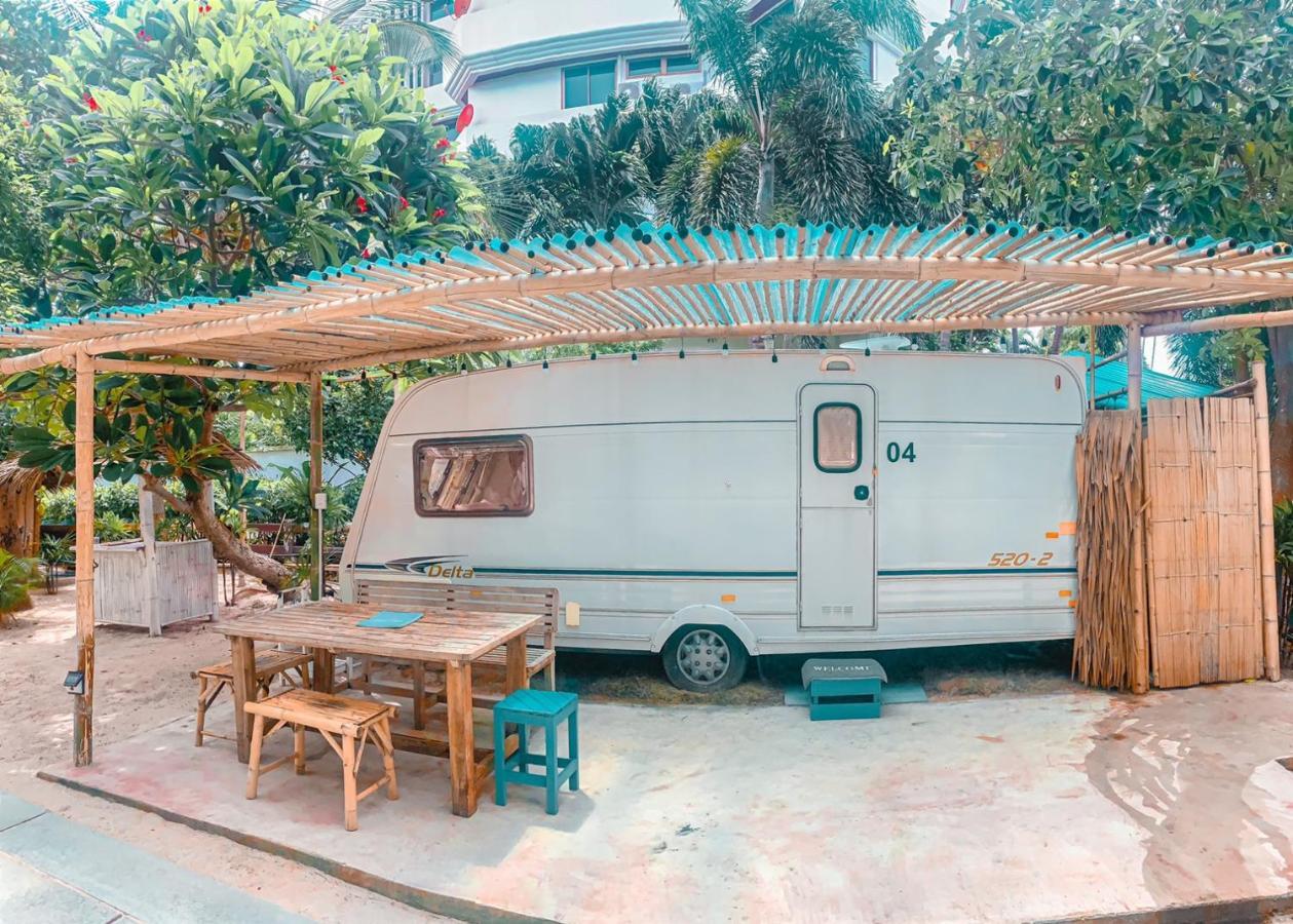 House Camp Hotel