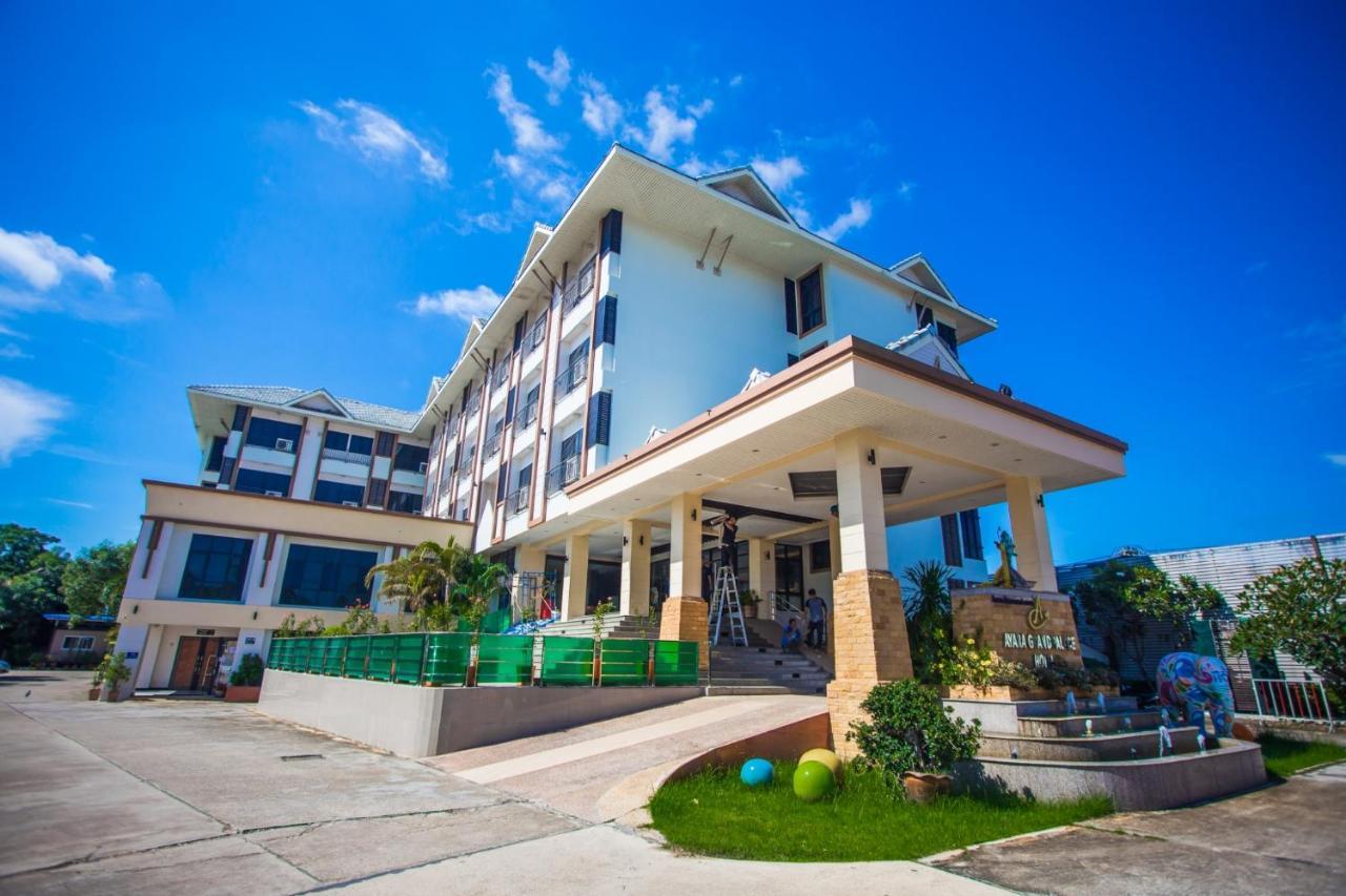 Ayara Grand Palace 4*