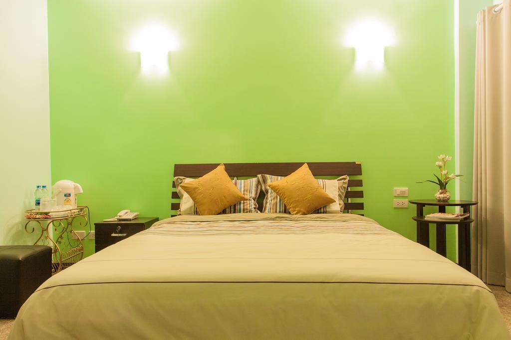 Hotel Nam Talay Pran Buri