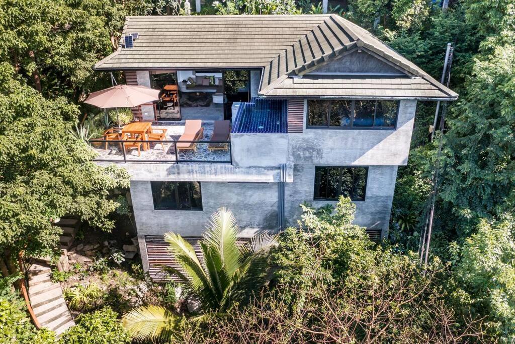 Blue View Amazing 3-bedroom, Sea View Villa, Koh Tao