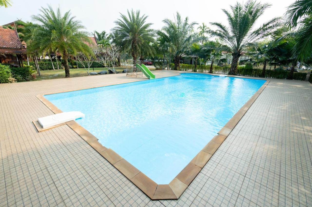 Lamphurai Riverside And Spa 3*