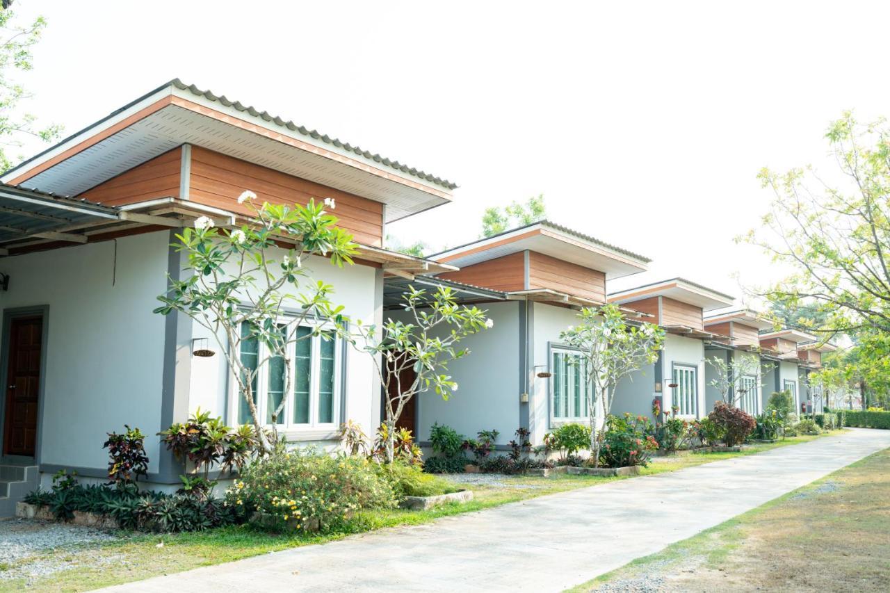 Lamphurai Riverside And Spa Resort