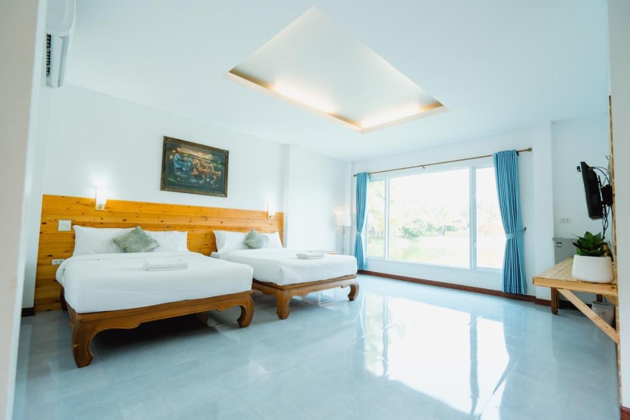 Lamphurai Riverside And Spa 3*