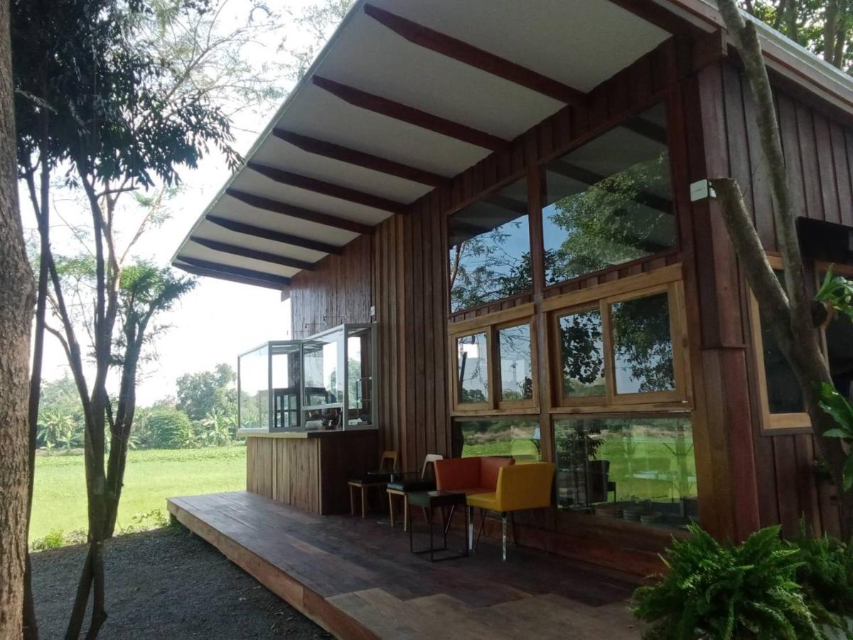 Baan Tonjaeng Resort *