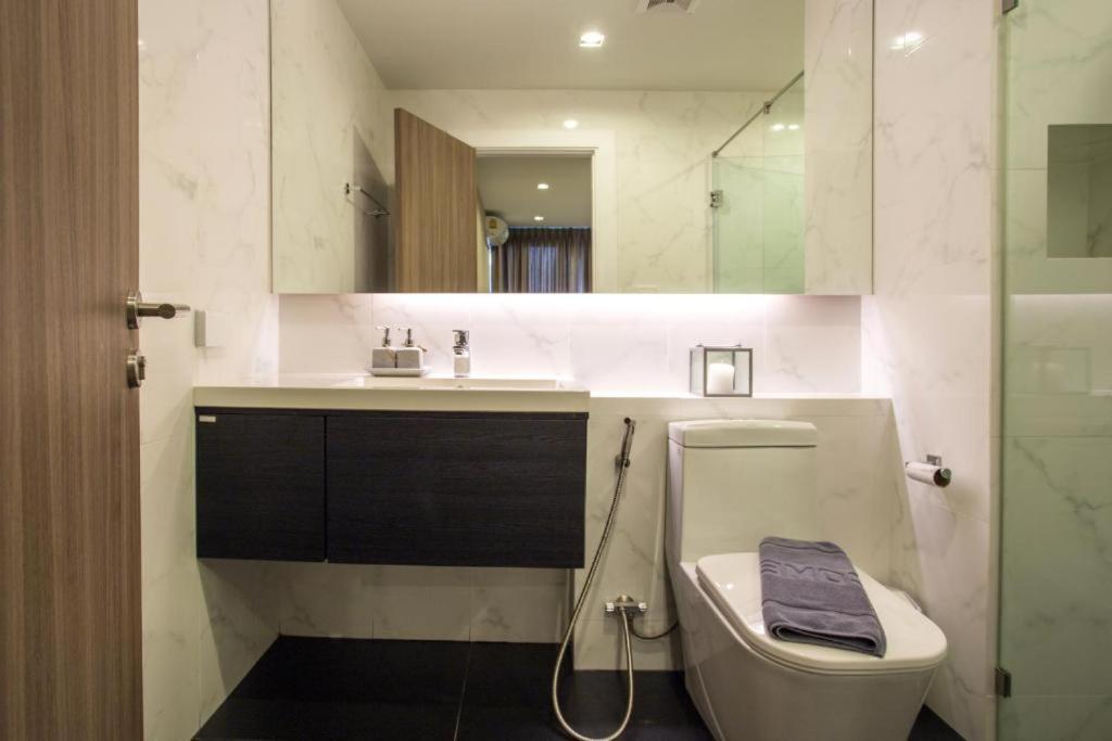 The Sunshine Bangsaray Apartment *