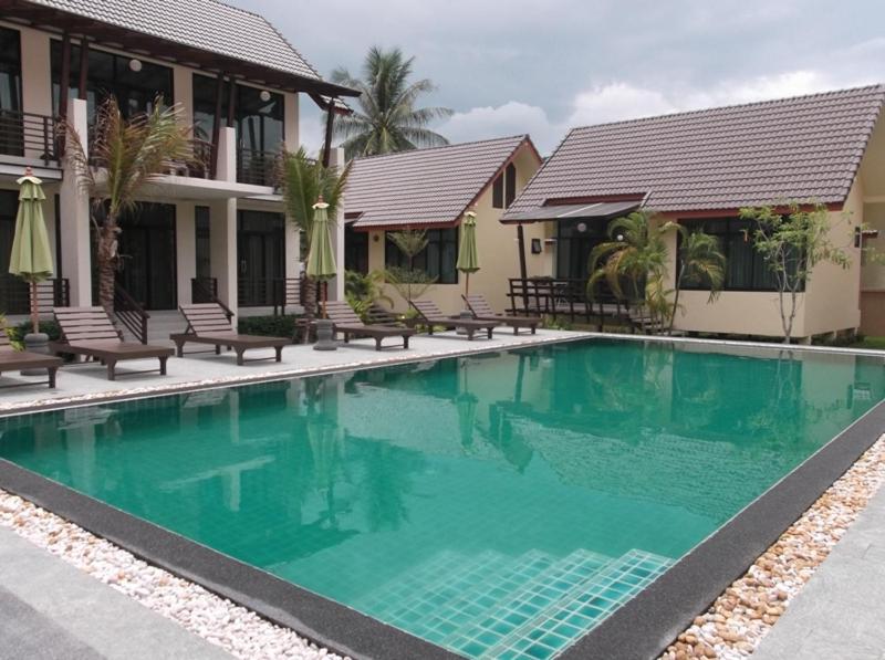 Hathai Hotel 3*