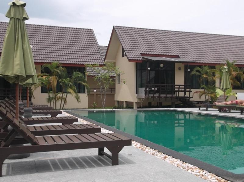Hathai Hotel 3*