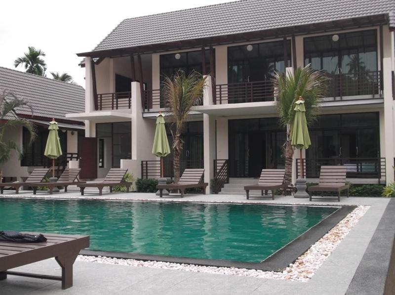 Hathai Hotel 3*