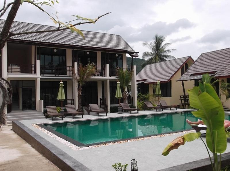 Hathai Hotel 3*