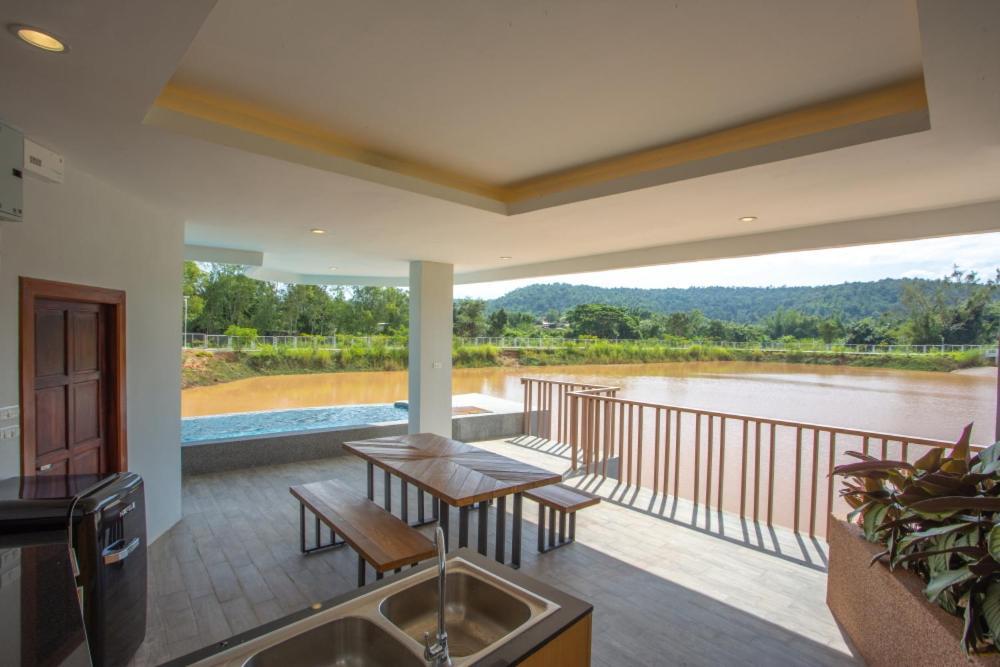 Hotel Sanctuary And 4*