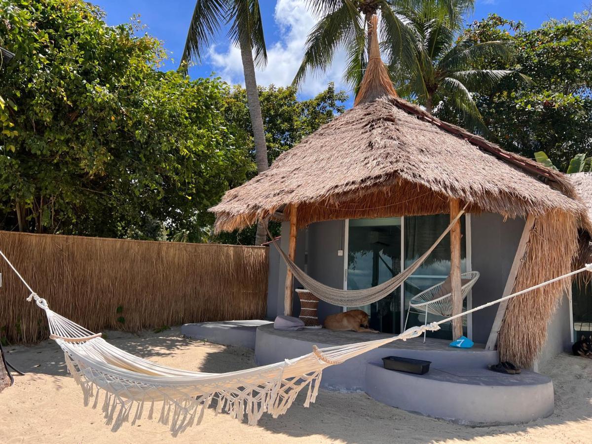 Sea Bar & Baan Tai