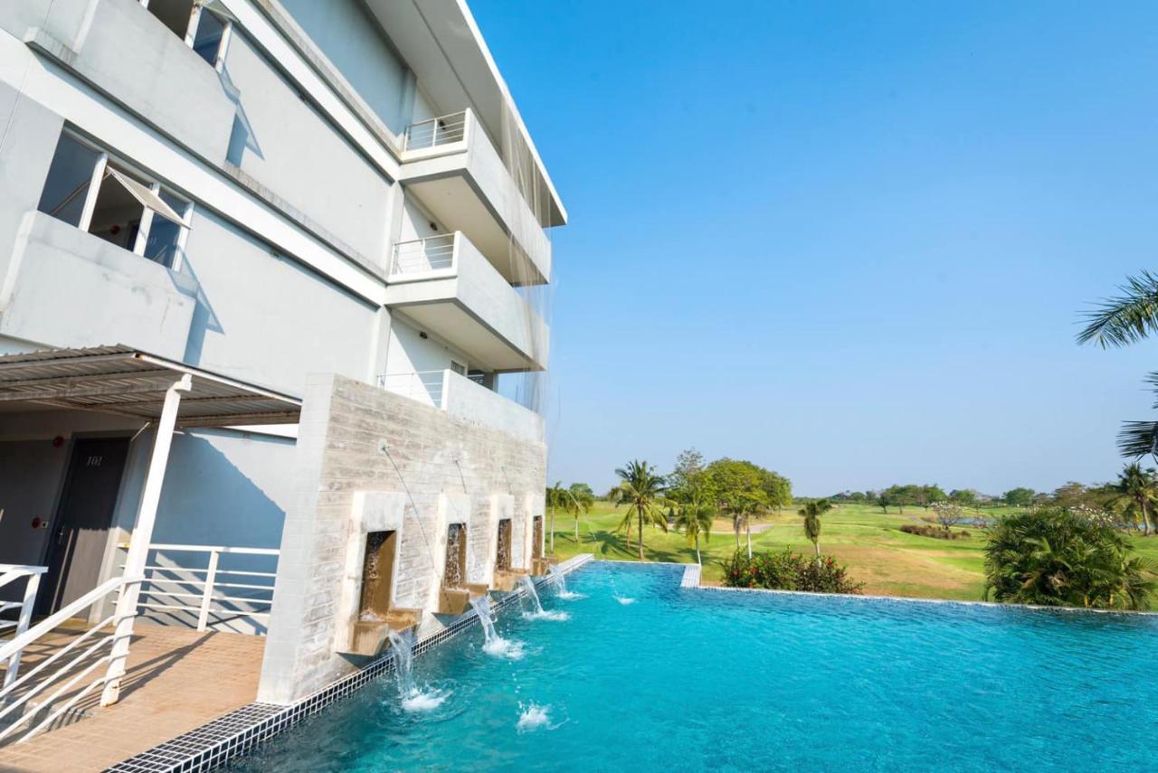 Uniland Golf & Hotel Nakhon Pathom