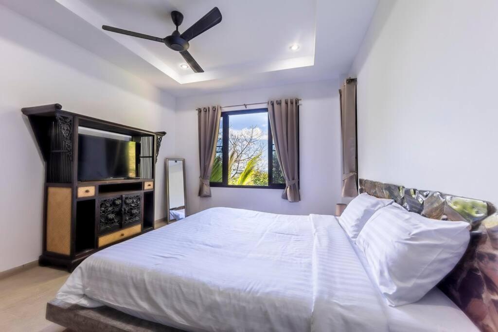 Blue View Amazing 3-bedroom, Sea View Villa, Villa