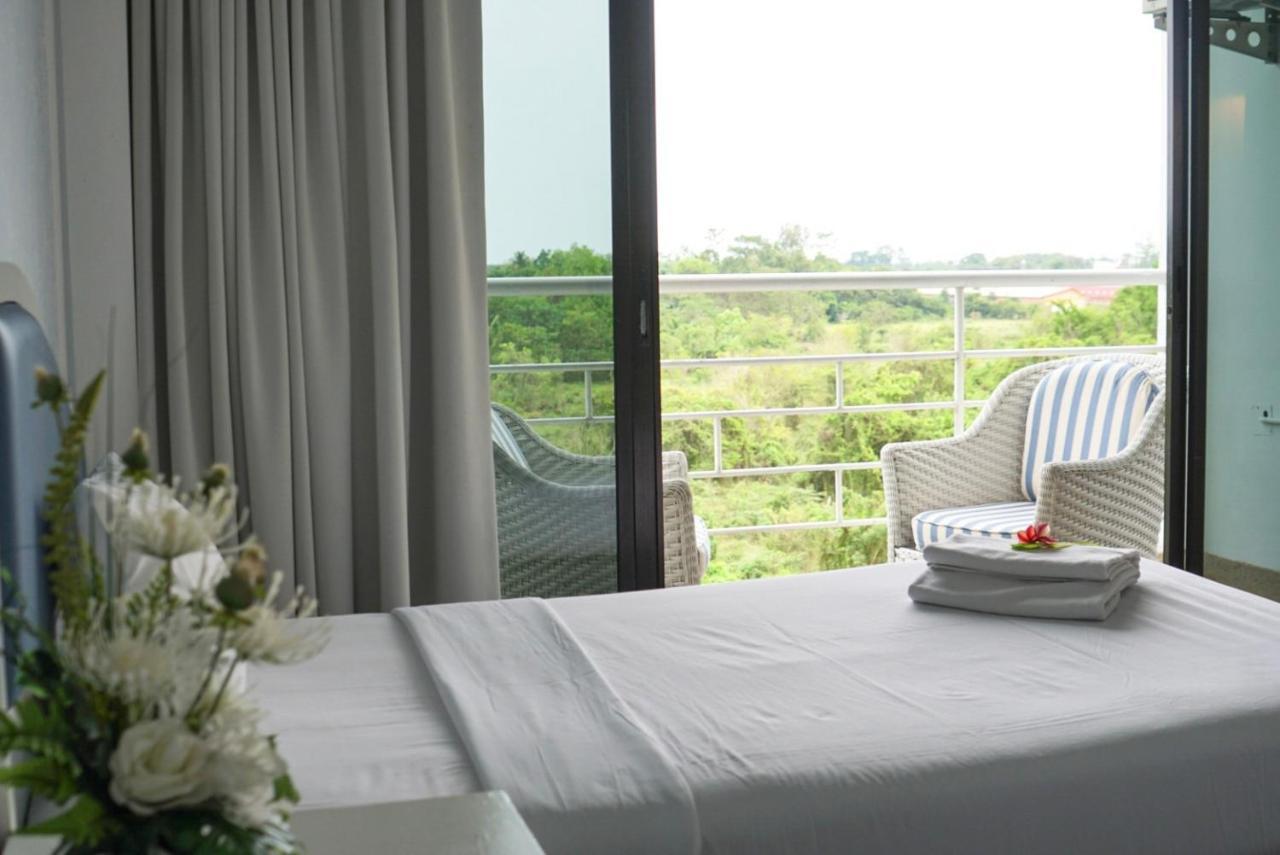 Rua Rasada Express Hotel 3*