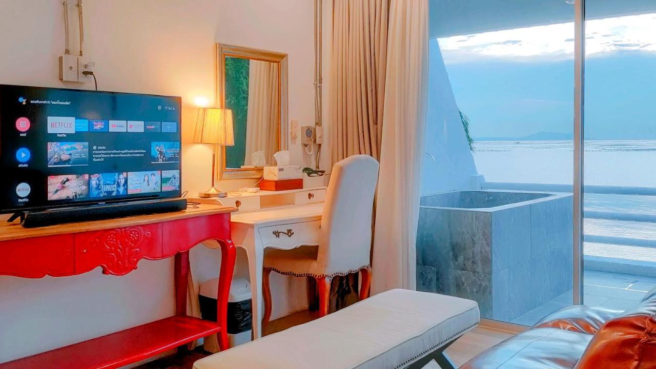 มารินอส บีชเฮ้าส์ Marinos House Villa Si Racha