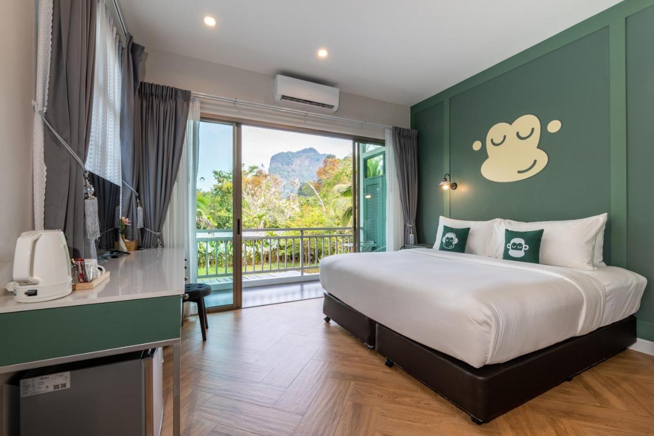Blu Monkey Pooltara & Pet Friendly Krabi