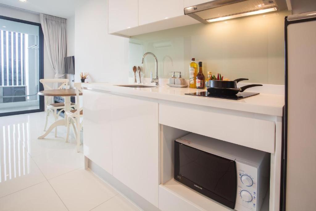The Sunshine Bangsaray Apartment