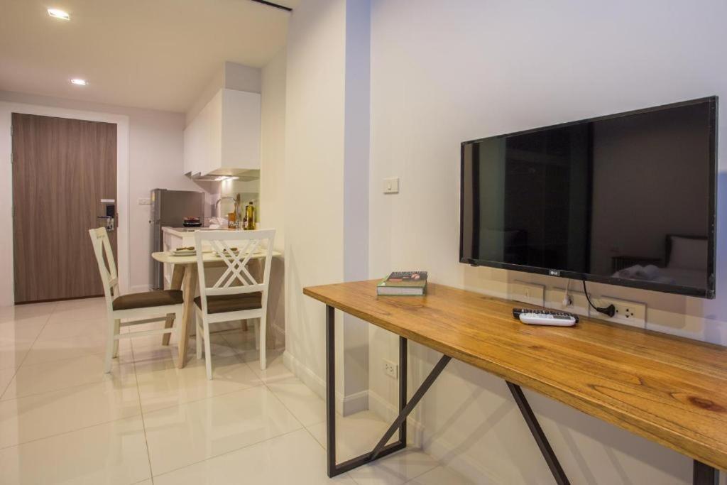 The Sunshine Bangsaray Apartment *