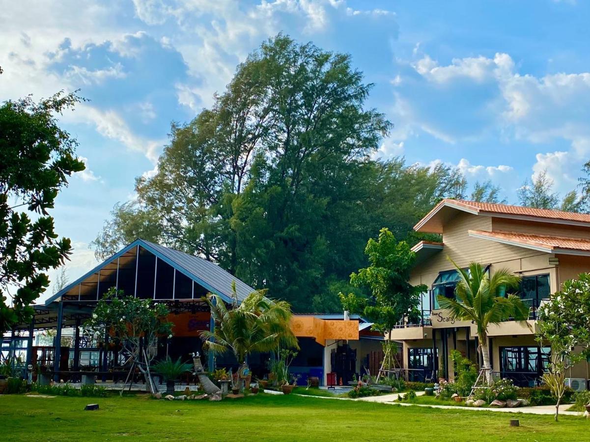 Resort Chanchaolao Chao Lao Beach