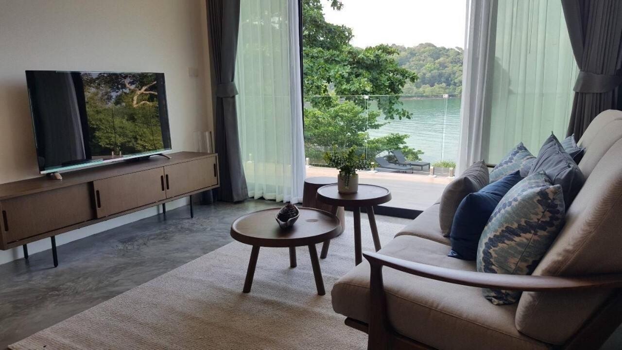 Anatta The Cliff House *