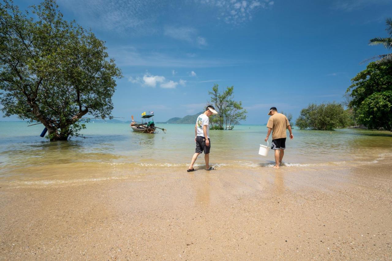 【天-逸】eva Beach四卧海滨别墅 私人沙滩 海景泳池 专职佣人 免费早餐 海景浴池 烧烤架 Villa Rawai