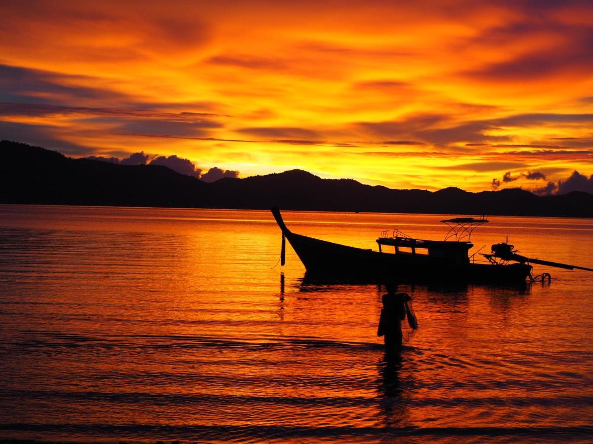 Modern Sunset Sea House Lam Sai