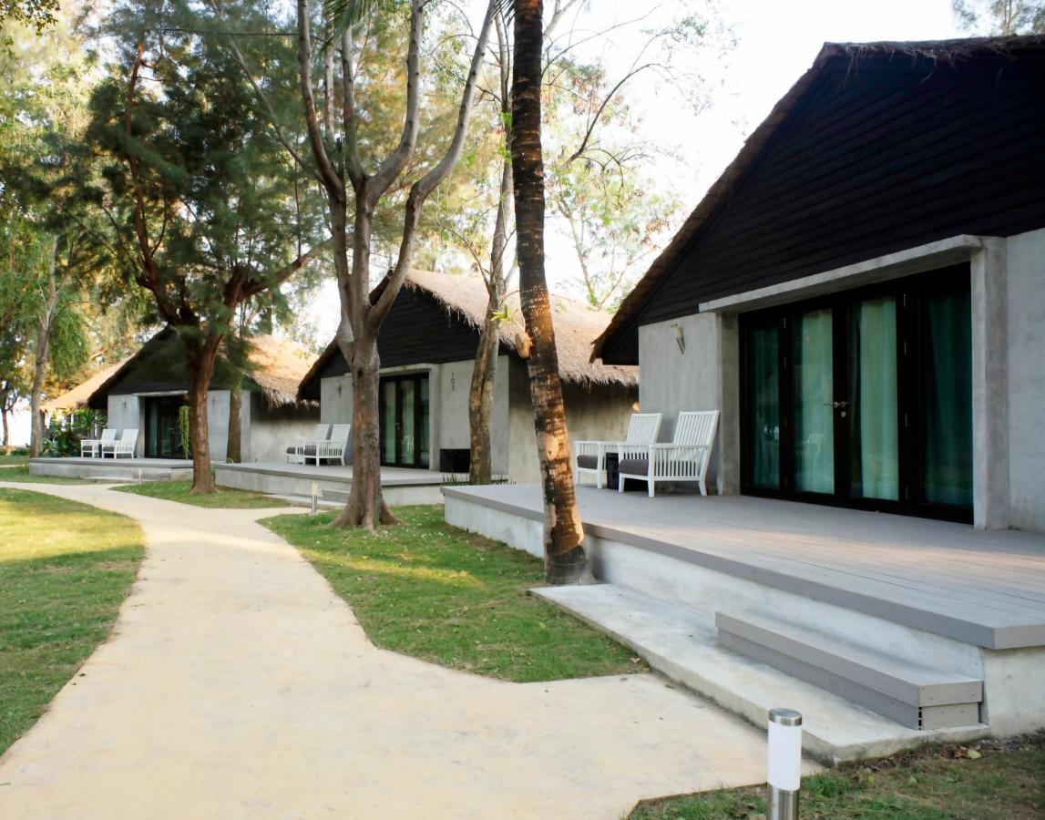 Casuarina Hotel Cha-Am