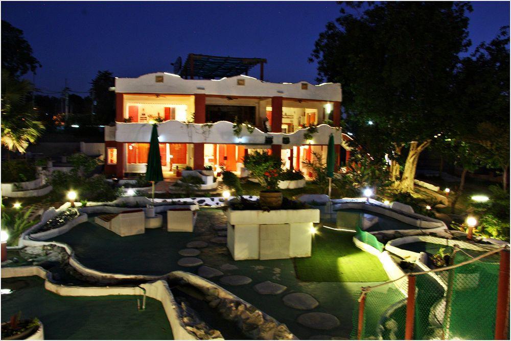 Mirabel Club