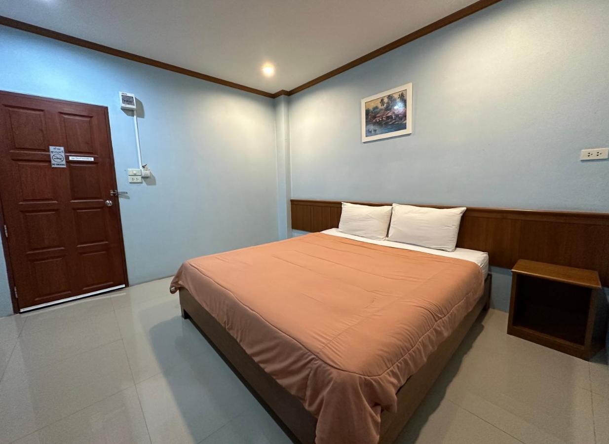 Four P Apartment