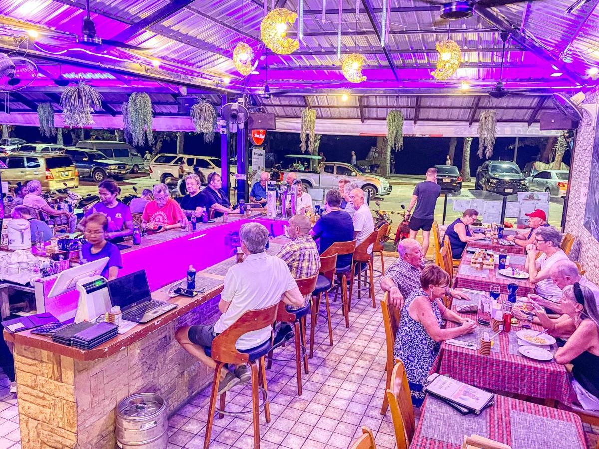 Happy Vikings - Beachfront Guest house Jomtien Beach