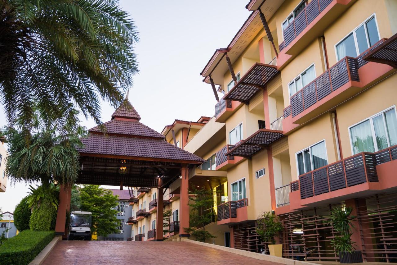 Hotel Phufa Waree Chiangrai - Sha Extra 4*