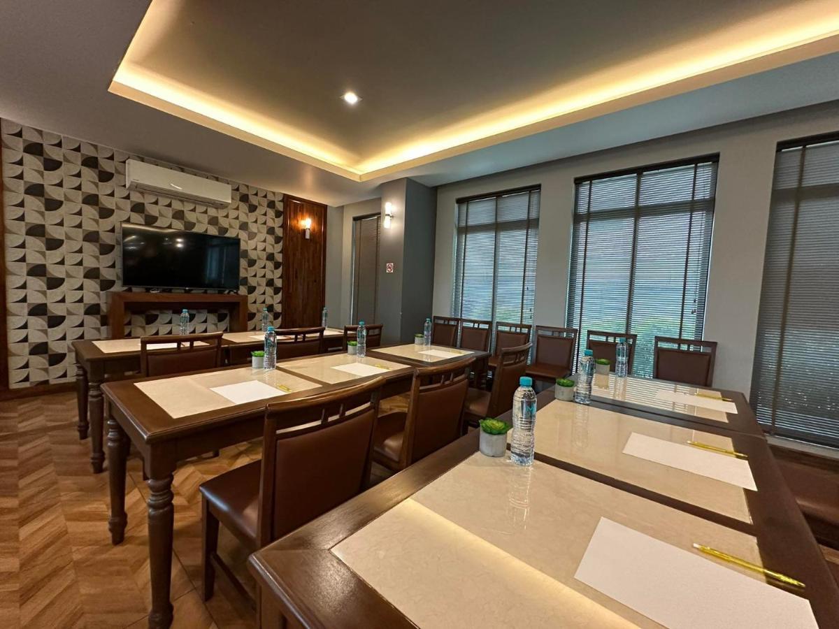 Mangrove Prestige Hotel