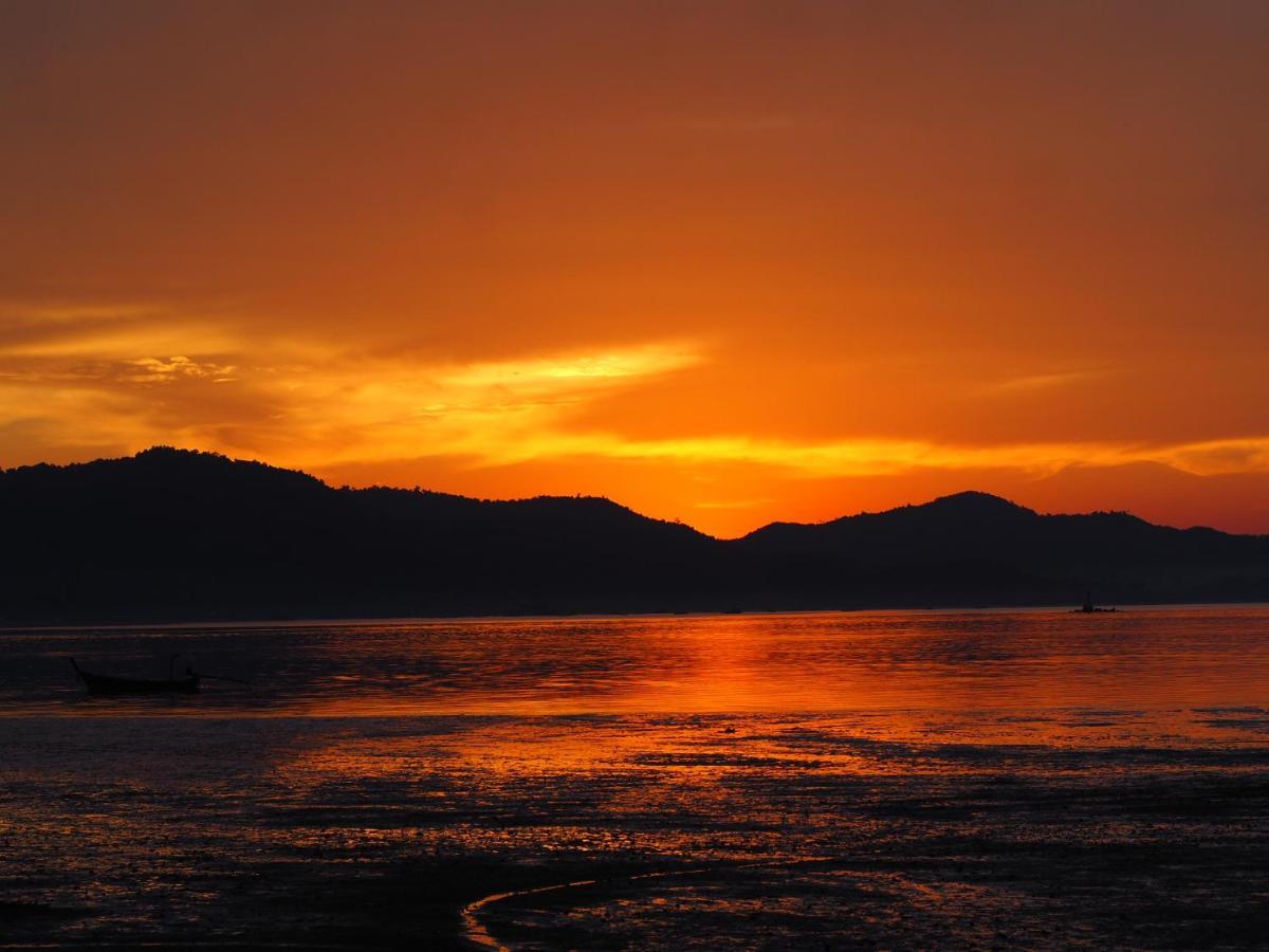 Modern Sunset Sea House Lam Sai *