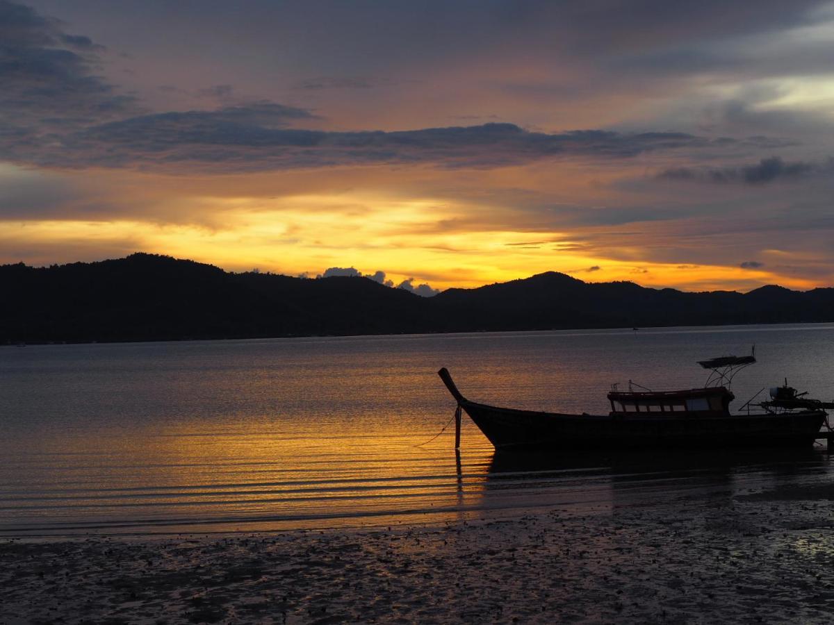 Holiday home Modern Sunset Sea House Lam Sai *