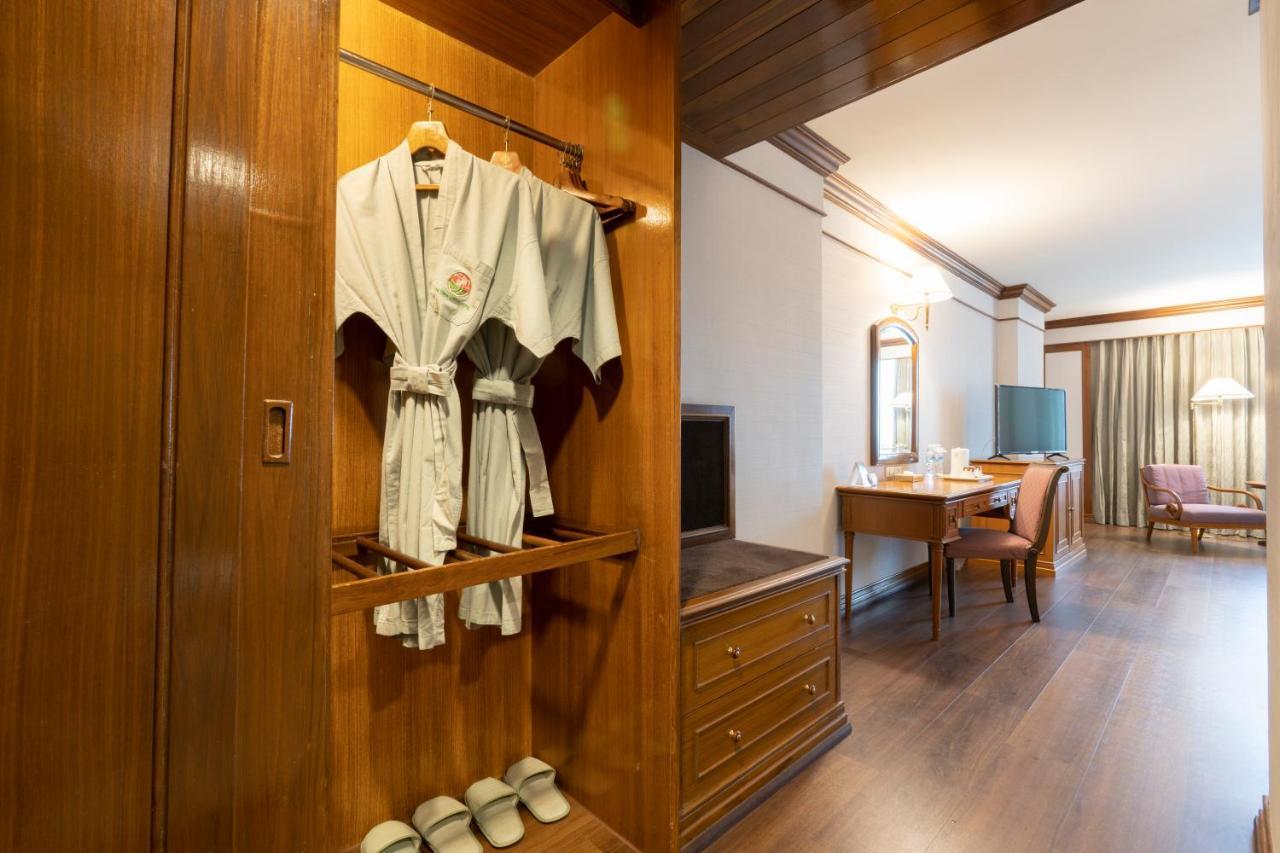 The Twin Lotus Hotel 5*