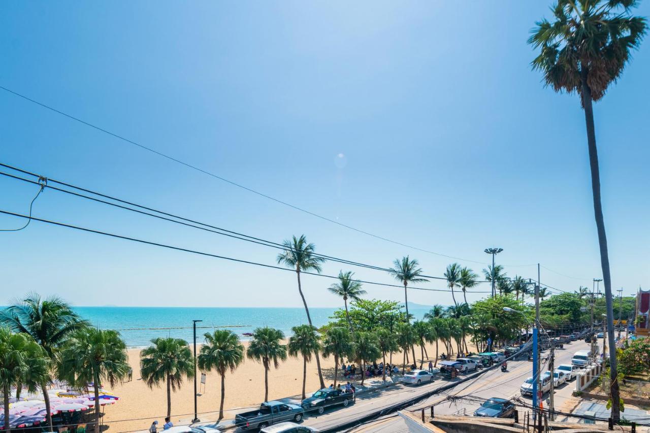 Happy - Beachfront 3*