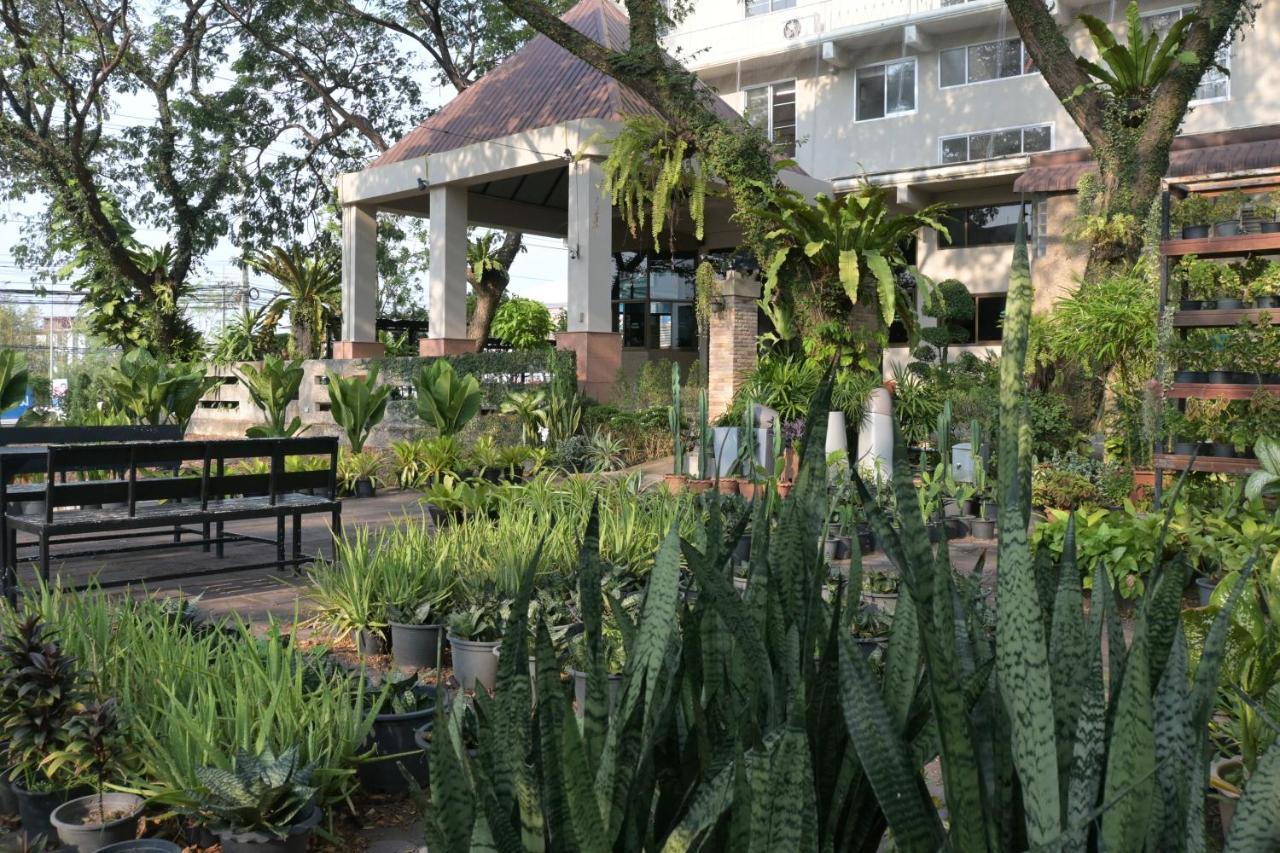 Hotel Rattana Park